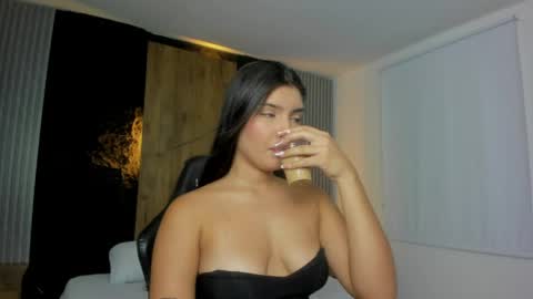 Snapshot of tiffanny_doll_ chatting on May 2026 12:35:01 PM T I F F A N N Y online show from May 2026 12:35:01 PM