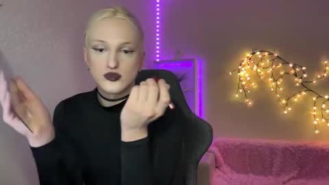 Snapshot of tiffany2005 chatting on November 2025 08:39:02 AM Amira online show from November 2025 08:39:02 AM