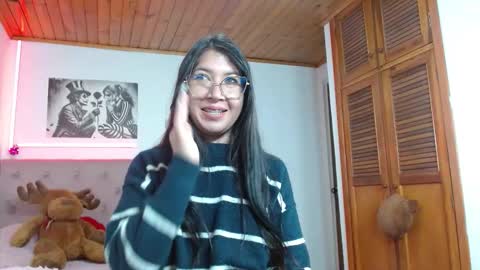 Snapshot of tiffany_beauty18 chatting on October 2025 04:04:01 PM Tifanny online show from October 2025 04:04:01 PM