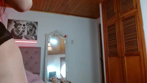 Snapshot of tiffany_beauty18 chatting on November 2025 02:49:02 PM Tifanny online show from November 2025 02:49:02 PM