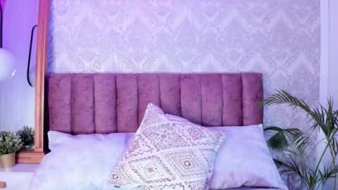 Tiffany Becker online show from October 2025 12:00:02 PM