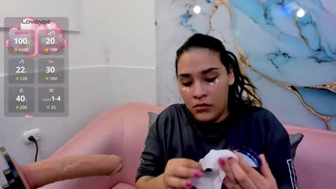 Tiffany online show from November 2025 07:34:01 PM