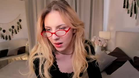 Snapshot of tiffany_king chatting on May 2026 05:45:01 AM Tiffany online show from May 2026 05:45:01 AM