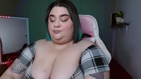 Snapshot of tiffany_laurens chatting on December 2024 03:49:02 AM dont forget ask for custom vids online show from December 2024 03:49:02 AM