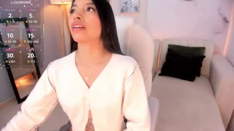 Snapshot of tiffany_low chatting on November 2025 01:00:01 PM tiffany_low online show from November 2025 01:00:01 PM