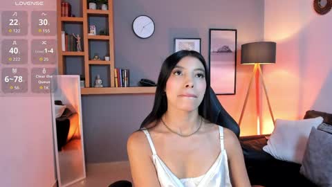 Snapshot of tiffany_low chatting on April 2026 02:47:01 PM tiffany_low online show from April 2026 02:47:01 PM