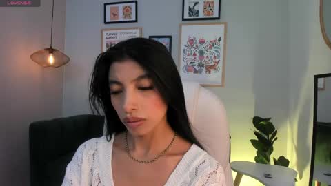 Snapshot of tiffany_low chatting on April 2026 03:22:02 PM tiffany_low online show from April 2026 03:22:02 PM