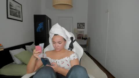 Snapshot of tiffanyflynn chatting on December 2024 03:28:02 PM Tiffany online show from December 2024 03:28:02 PM