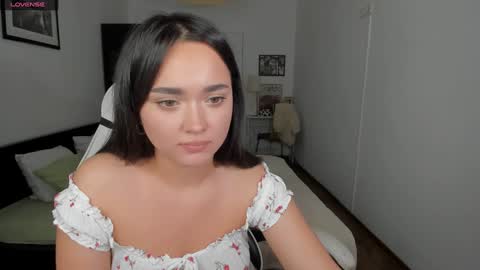 Snapshot of tiffanyflynn chatting on December 2024 10:32:02 PM Tiffany online show from December 2024 10:32:02 PM