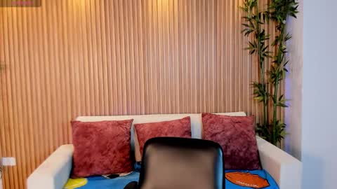 tiffanyhoustton online show from February 2026 11:50:01 AM