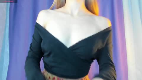 Snapshot of tiffanyhunt chatting on December 2024 02:39:02 PM Tiffany online show from December 2024 02:39:02 PM