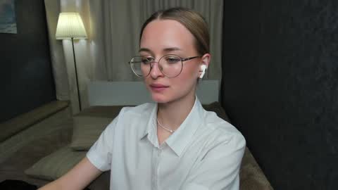 Snapshot of tiffanyhunt chatting on January 2025 06:29:02 PM Tiffany online show from January 2025 06:29:02 PM