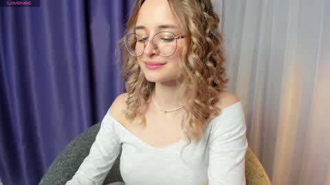 Snapshot of tiffanyhunt chatting on January 2025 06:43:02 PM Tiffany online show from January 2025 06:43:02 PM