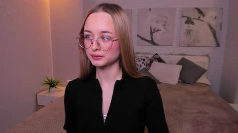 Snapshot of tiffanyhunt chatting on February 2025 10:58:02 AM Tiffany online show from February 2025 10:58:02 AM