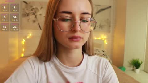 Snapshot of tiffanyhunt chatting on February 2025 10:37:02 AM Tiffany online show from February 2025 10:37:02 AM