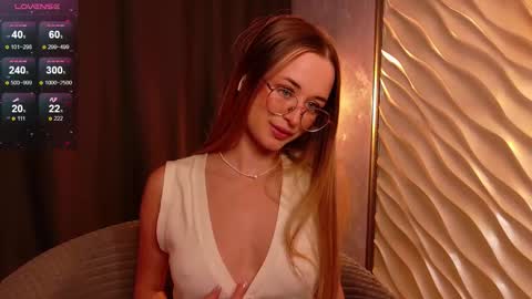 Snapshot of tiffanyhunt chatting on November 2025 01:44:02 PM Tiffany online show from November 2025 01:44:02 PM