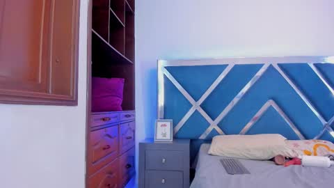 Tiffany Miller online show from November 2025 02:16:01 PM