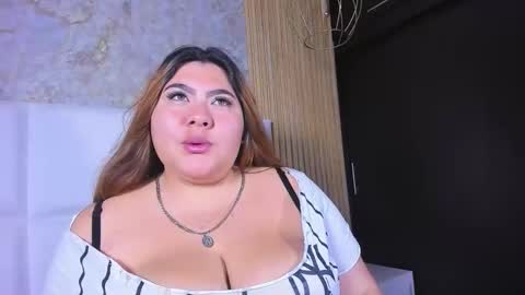 Snapshot of tiffanymonrow chatting on April 2026 01:00:02 PM TiffanyMonrow online show from April 2026 01:00:02 PM