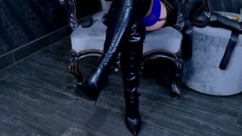 Tiffany  Sia online show from January 2025 11:48:01 AM