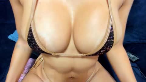 Tiffany online show from November 2025 03:18:02 PM