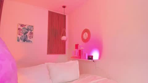 Tiffany online show from October 2025 01:56:01 PM