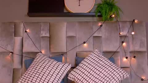 Tiffany  online show from November 2025 07:58:01 PM