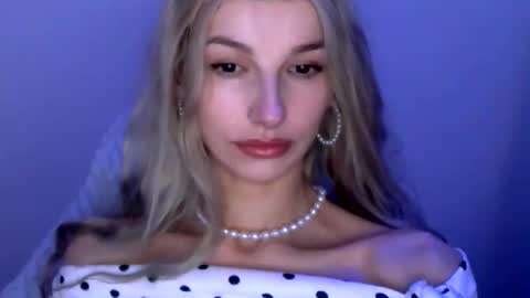 Snapshot of tigerblooood chatting on May 2026 11:10:02 PM Ask me online show from May 2026 11:10:02 PM