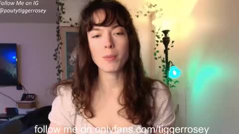 Snapshot of tiggerrosey chatting on April 2026 05:42:02 PM All my Links online show from April 2026 05:42:02 PM