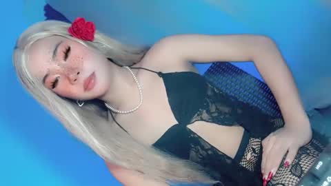 Snapshot of tight_elliana chatting on November 2025 02:06:01 AM tight_elliana online show from November 2025 02:06:01 AM