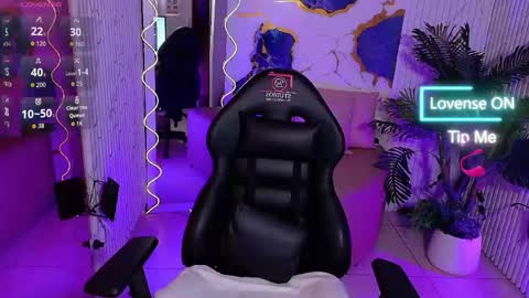Snapshot of tiiana_tay chatting on May 2026 03:13:01 AM Tiiana online show from May 2026 03:13:01 AM
