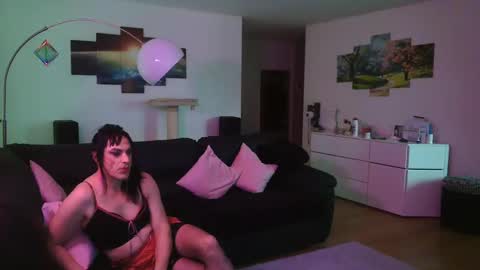 Snapshot of tiifanystar chatting on March 2025 08:04:02 AM Tifanystitar online show from March 2025 08:04:02 AM