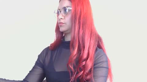 Snapshot of tiiny_emiily chatting on April 2026 04:09:01 PM TIINY Special show when it reaches 10000 flowers online show from April 2026 04:09:01 PM