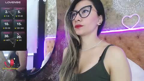 TILA TEQUILA online show from February 2025 12:19:01 PM