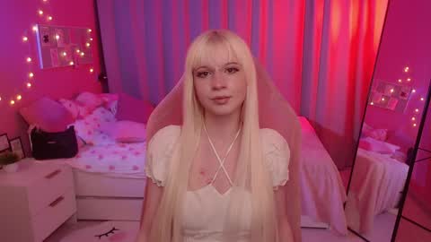 Lola online show from May 2026 07:39:02 AM