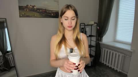 Elizabeth Elize online show from November 2025 08:36:02 AM