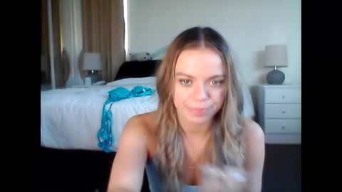 Snapshot of tilylove chatting on April 2026 06:42:02 AM Tily Love online show from April 2026 06:42:02 AM