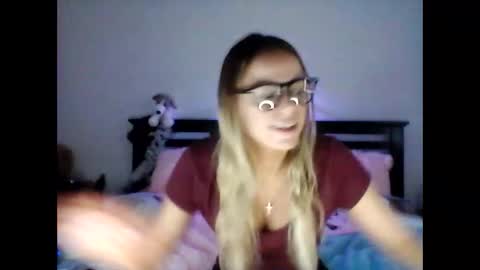 Snapshot of tilylove chatting on May 2026 12:27:01 AM Tily Love online show from May 2026 12:27:01 AM