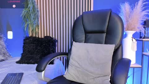 Snapshot of tim__watson chatting on January 2025 11:37:01 AM Tim online show from January 2025 11:37:01 AM