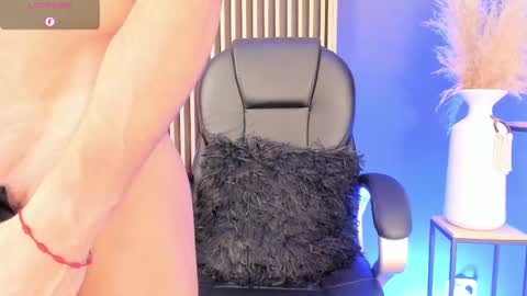 Snapshot of tim__watson chatting on February 2025 02:02:01 PM Tim online show from February 2025 02:02:01 PM