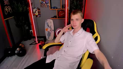 Snapshot of tim_blackk chatting on November 2025 09:48:01 PM Tim online show from November 2025 09:48:01 PM