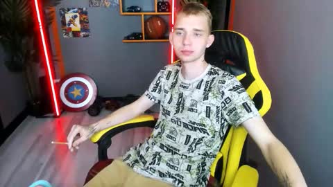 Snapshot of tim_blackk chatting on November 2025 10:35:02 AM Tim online show from November 2025 10:35:02 AM