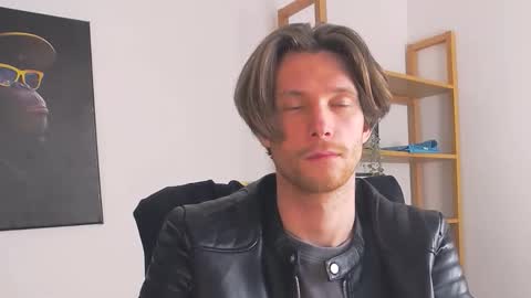 ask me online show from November 2025 08:13:02 PM