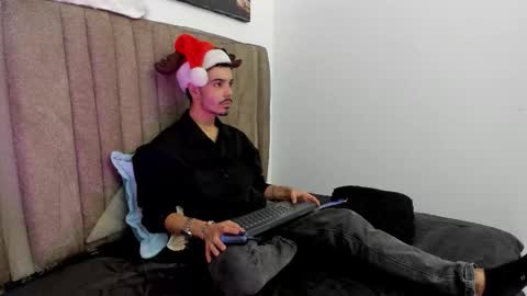 Evans  online show from December 2025 03:56:01 AM