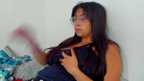 Snapshot of tina14v chatting on December 2024 05:26:01 PM west tina online show from December 2024 05:26:01 PM