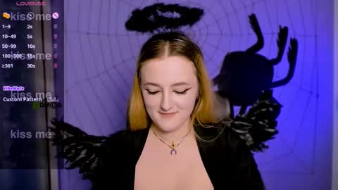 tina_blade_ online show from October 2025 07:14:02 PM