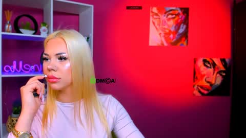 Snapshot of tina_golden1 chatting on April 2026 04:43:01 AM tina_golden1 online show from April 2026 04:43:01 AM