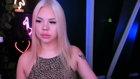 Snapshot of tina_golden1 chatting on April 2026 06:41:01 AM tina_golden1 online show from April 2026 06:41:01 AM