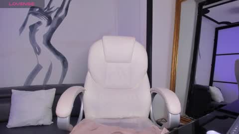 Snapshot of tinaajones_ chatting on February 2025 03:30:02 PM Tina online show from February 2025 03:30:02 PM