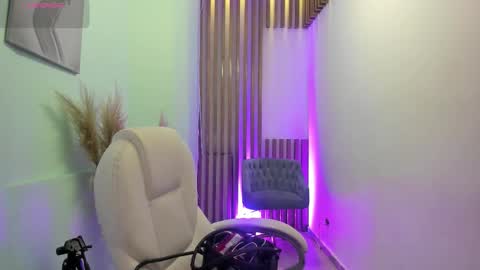 Snapshot of tinaajones_ chatting on December 2025 04:28:02 AM Tina online show from December 2025 04:28:02 AM