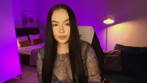 Snapshot of tinafox_ chatting on February 2026 08:12:02 AM hi im curvy babyface girlie Tina online show from February 2026 08:12:02 AM